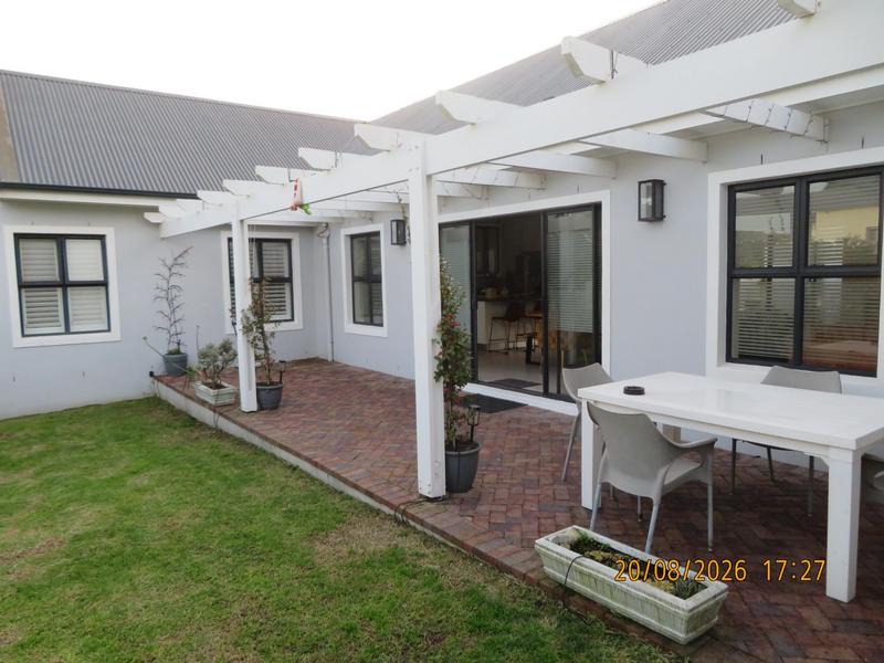 To Let 5 Bedroom Property for Rent in Zevendal Western Cape